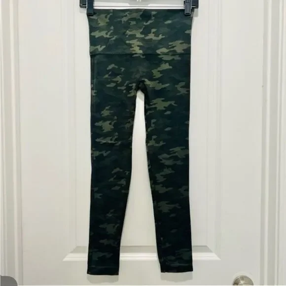 Spanx Women's Look at Me Now Seamless Leggings Camo Print Sz. Large 25" Inseam - Picture 7 of 14